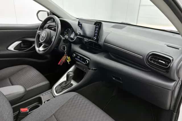 Toyota Yaris (2022) thumbnail 6