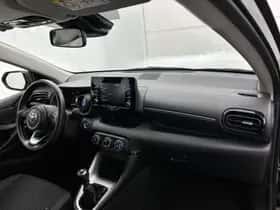 Toyota Yaris (2024) thumbnail 6