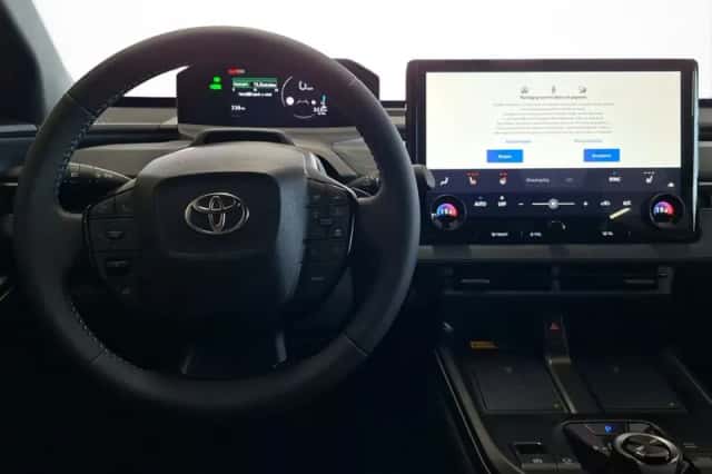 Toyota C-HR+ (2026) thumbnail 4
