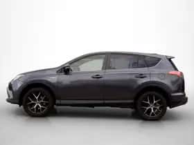 Toyota RAV4 (2016) thumbnail 8