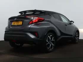Toyota C-HR (2018) thumbnail 2