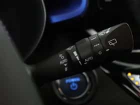 Toyota C-HR (2018) thumbnail 23