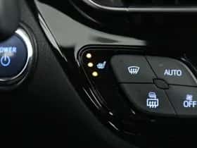 Toyota C-HR (2018) thumbnail 33