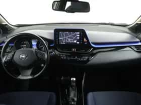 Toyota C-HR (2018) thumbnail 5