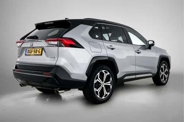 Toyota RAV4 (2022) thumbnail 2