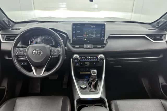 Toyota RAV4 (2022) thumbnail 4