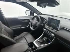 Toyota RAV4 (2022) thumbnail 6
