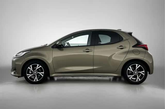Toyota Yaris (2024) thumbnail 3