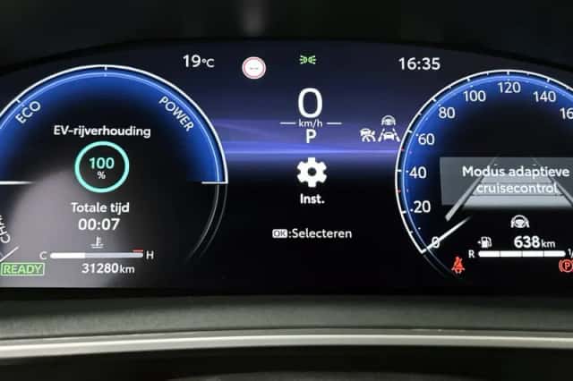 Toyota Corolla_Touring_Sports (2025) thumbnail 5