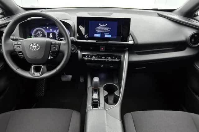 Toyota C-HR (2025) thumbnail 4
