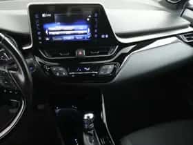 Toyota C-HR (2018) thumbnail 6