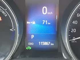Toyota C-HR (2018) thumbnail 11