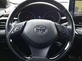 Toyota C-HR (2018) thumbnail 17