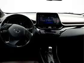 Toyota C-HR (2018) thumbnail 9