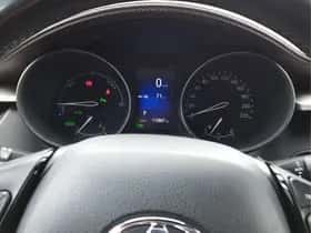 Toyota C-HR (2018) thumbnail 10