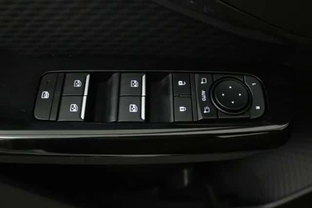 Toyota Urban_Cruiser (2026) thumbnail 4