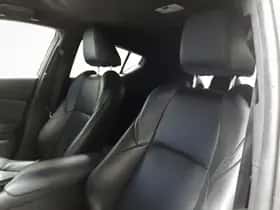 Toyota C-HR (2018) thumbnail 16