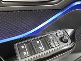 Toyota C-HR (2018) thumbnail 19