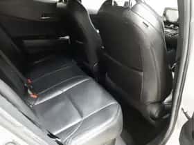 Toyota C-HR (2018) thumbnail 27