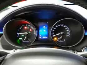 Toyota C-HR (2018) thumbnail 10