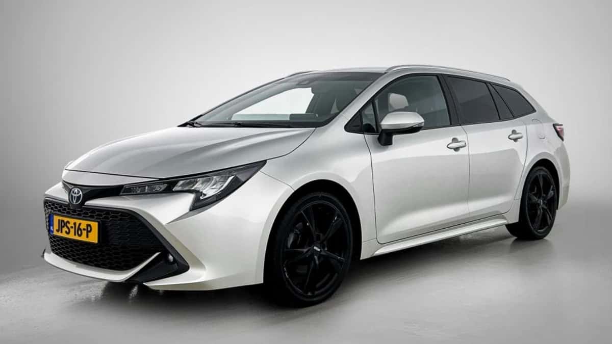 Toyota Corolla_Touring_Sports (2021) — foto 1