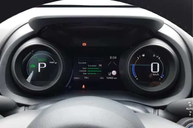 Toyota Yaris (2022) thumbnail 5