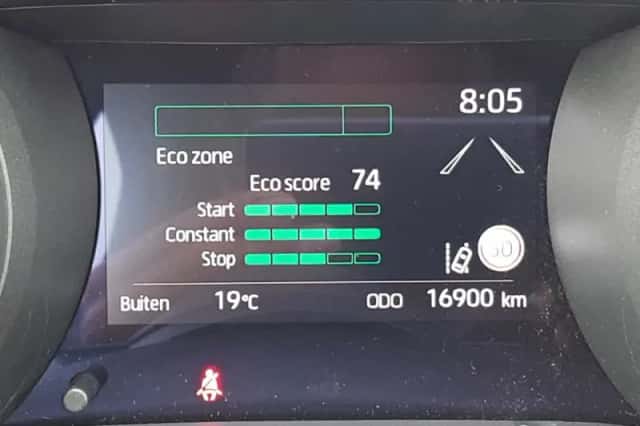Toyota Yaris (2022) thumbnail 6