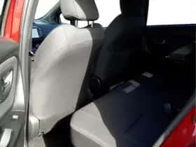 Toyota Yaris (2018) thumbnail 13
