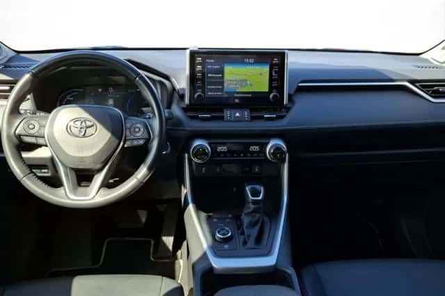 Toyota RAV4 (2022) thumbnail 4