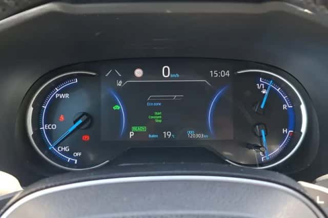 Toyota RAV4 (2022) thumbnail 5