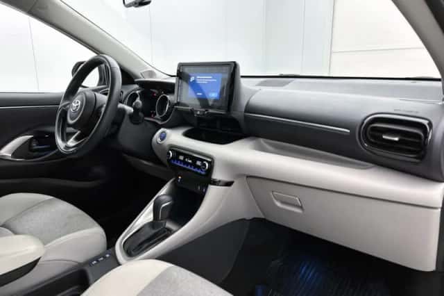Toyota Yaris (2023) thumbnail 6