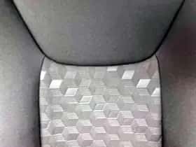 Toyota Yaris (2025) thumbnail 32