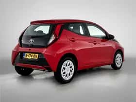Toyota Aygo (2022) thumbnail 2