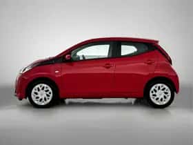 Toyota Aygo (2022) thumbnail 3
