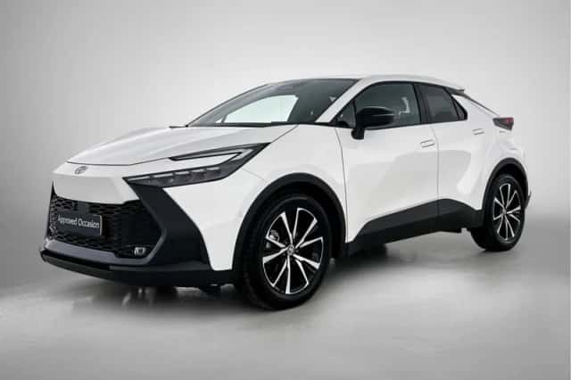 Toyota C-HR (2024) thumbnail 1