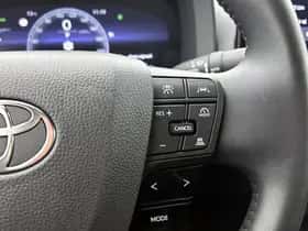 Toyota C-HR (2024) thumbnail 14
