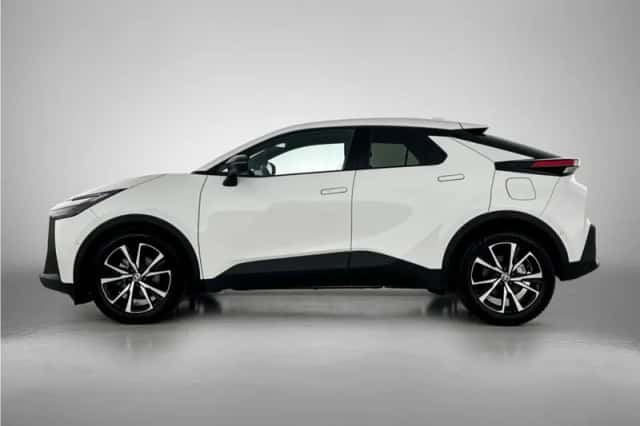 Toyota C-HR (2024) thumbnail 3