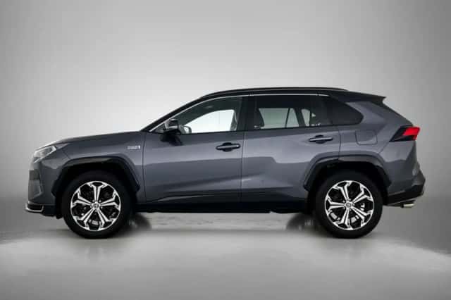 Toyota RAV4 (2021) thumbnail 3