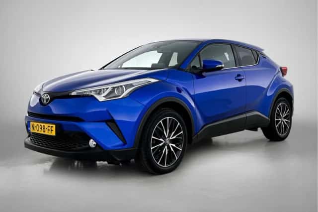 Toyota C-HR (2018) thumbnail 1