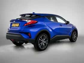 Toyota C-HR (2018) thumbnail 2