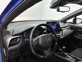 Toyota C-HR (2018) thumbnail 17