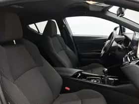 Toyota C-HR (2018) thumbnail 28