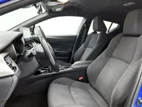 Toyota C-HR (2018) thumbnail 6