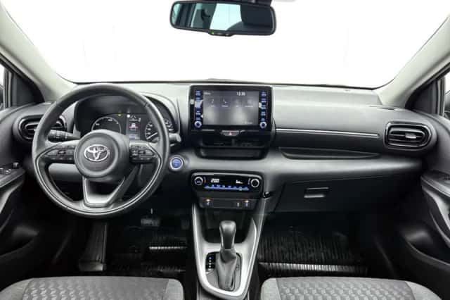 Toyota Yaris (2023) thumbnail 4