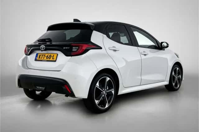 Toyota Yaris (2024) thumbnail 2
