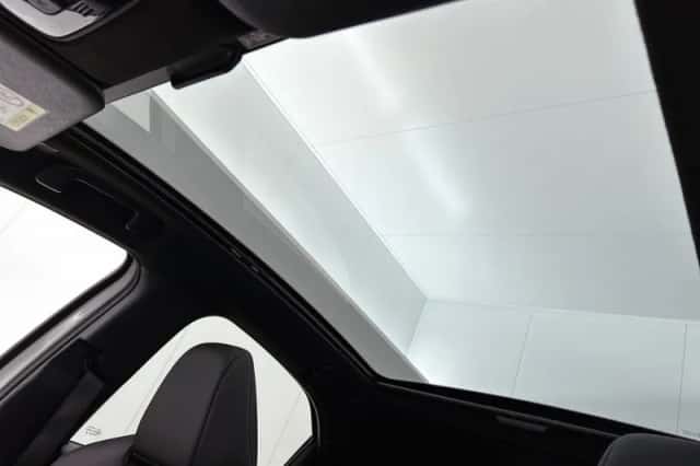 Toyota Yaris (2024) thumbnail 4