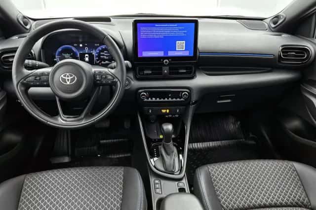 Toyota Yaris (2024) thumbnail 5