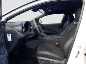 Toyota C-HR (2025) thumbnail 18