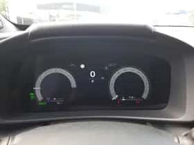Toyota C-HR (2025) thumbnail 6