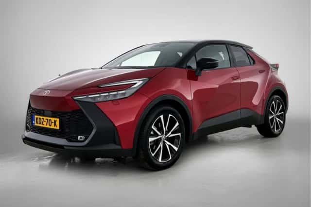 Toyota C-HR (2024) thumbnail 1